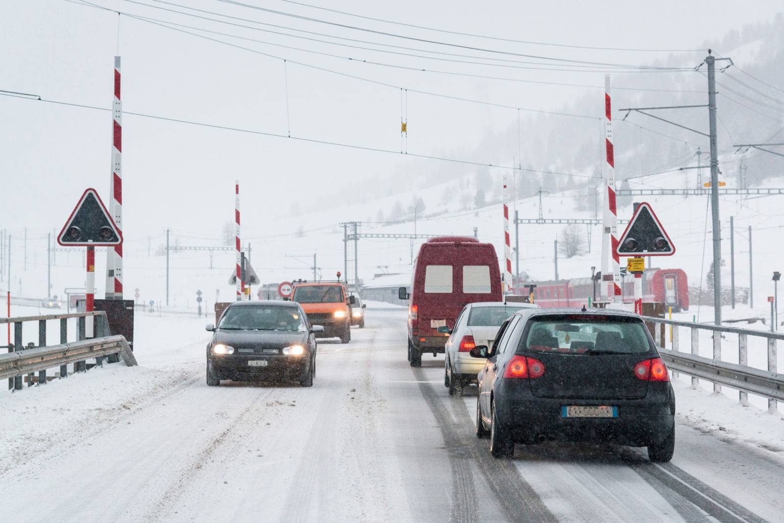 Sicher Auto fahren bei Schnee und Eis