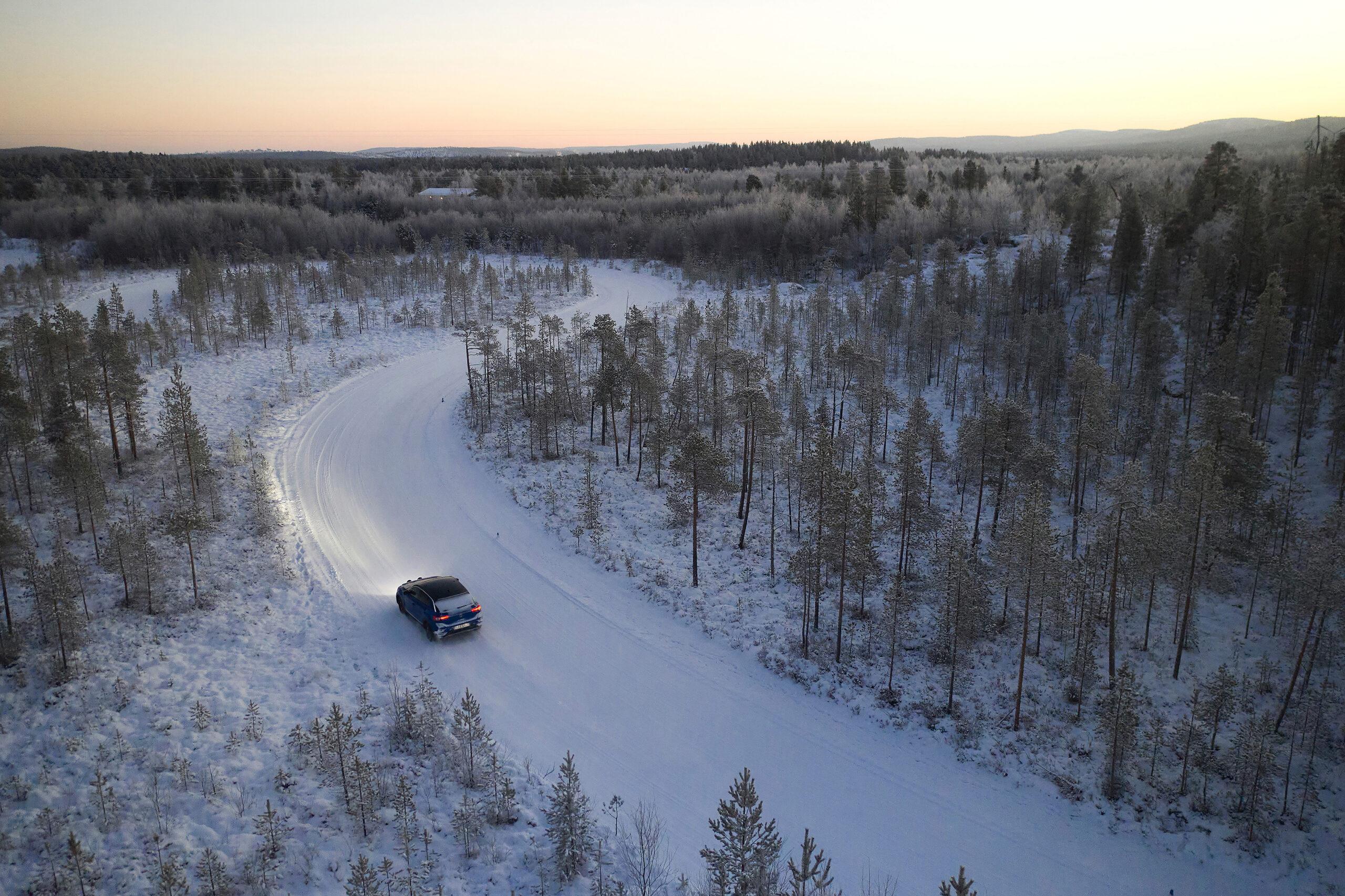 ADAC Winterreifentest 2023: Premium-Reifen führen mit Abstand